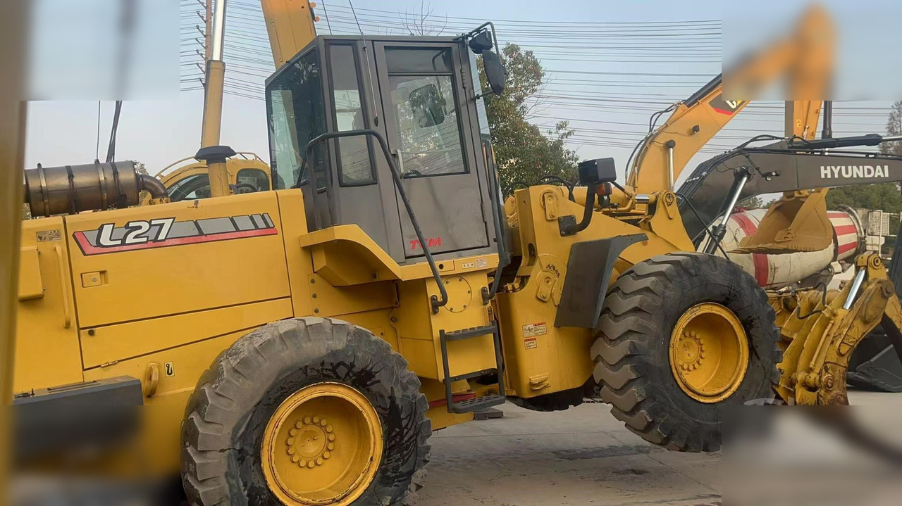 Wheel loader TCM L27