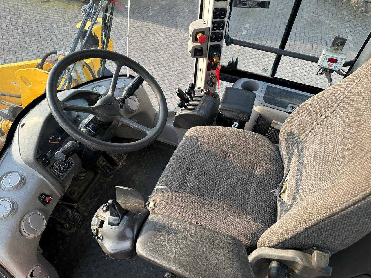 Wheel loader VOLVO - 2014 - L70G - SHOVEL WITH LICENSE PLATE INCL. BAK AND QUICK CHANGE