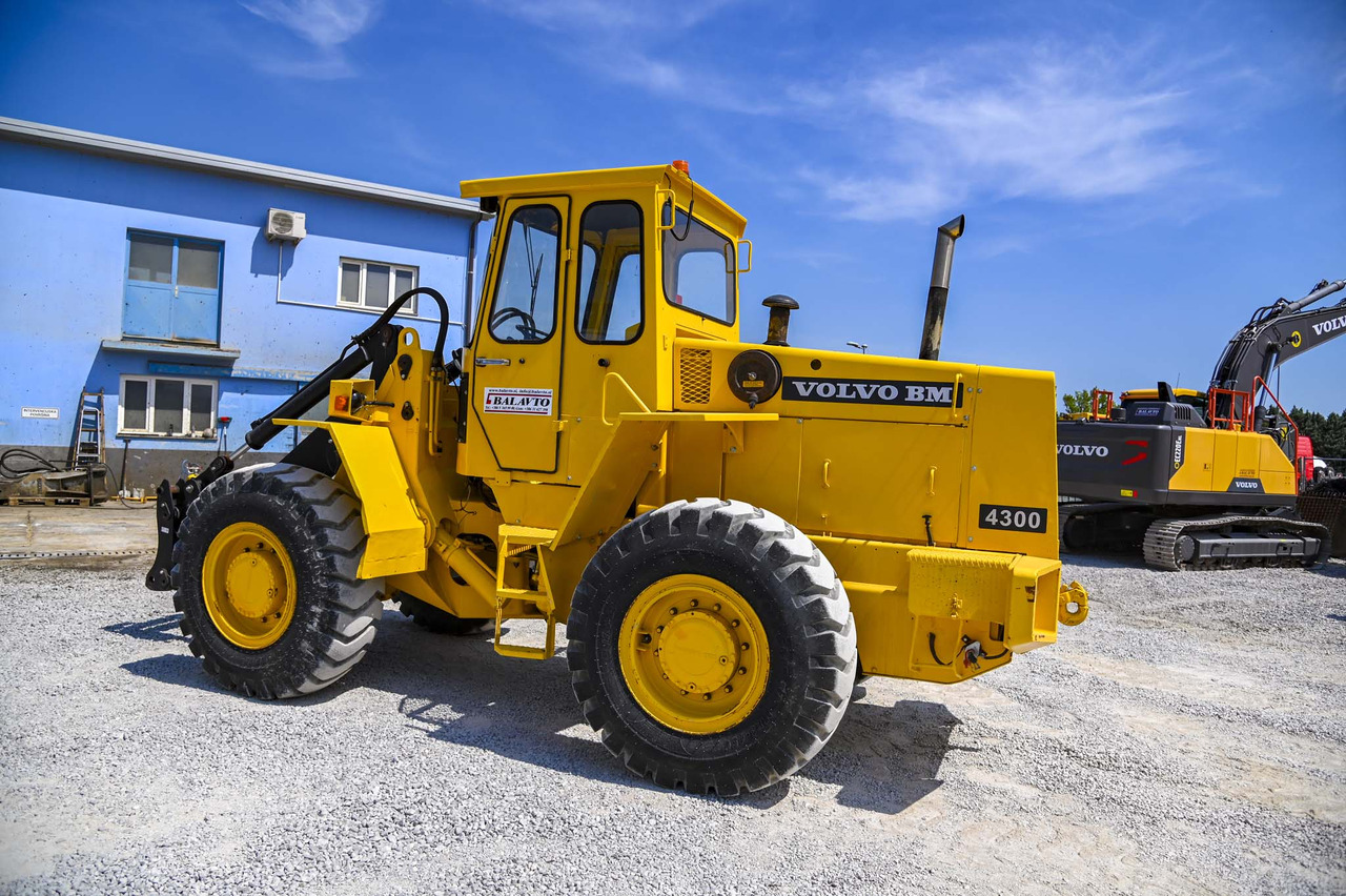 Wheel loader VOLVO BM4300