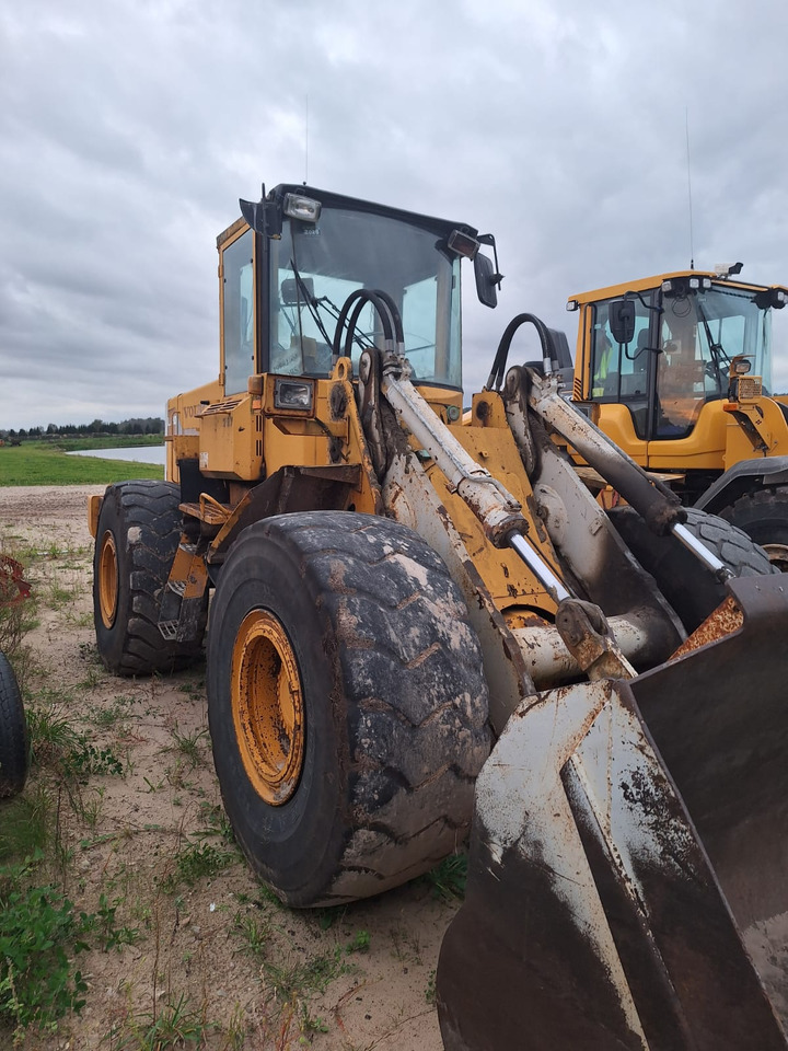 Wheel loader VOLVO L120B