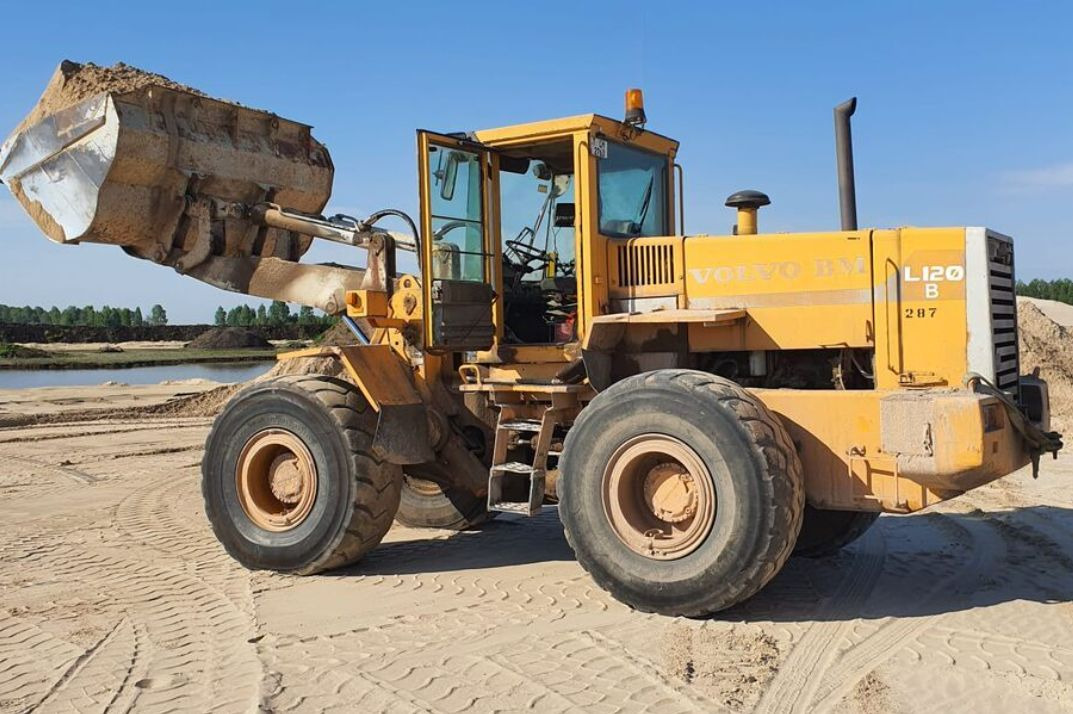 Wheel loader VOLVO L120B
