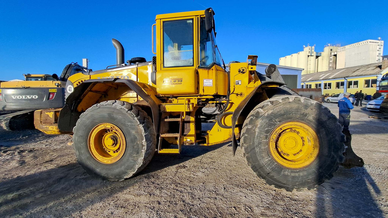Wheel loader VOLVO L120E