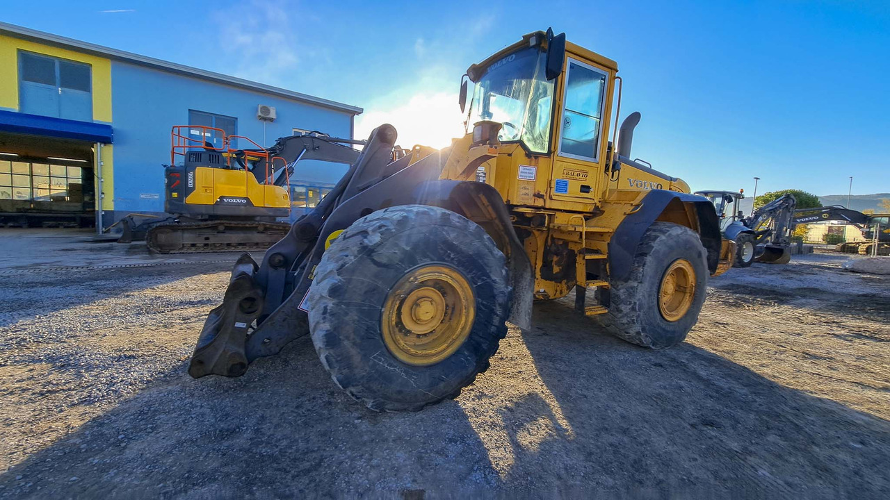 Wheel loader VOLVO L120E