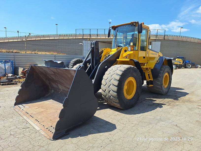 Wheel loader VOLVO L120E