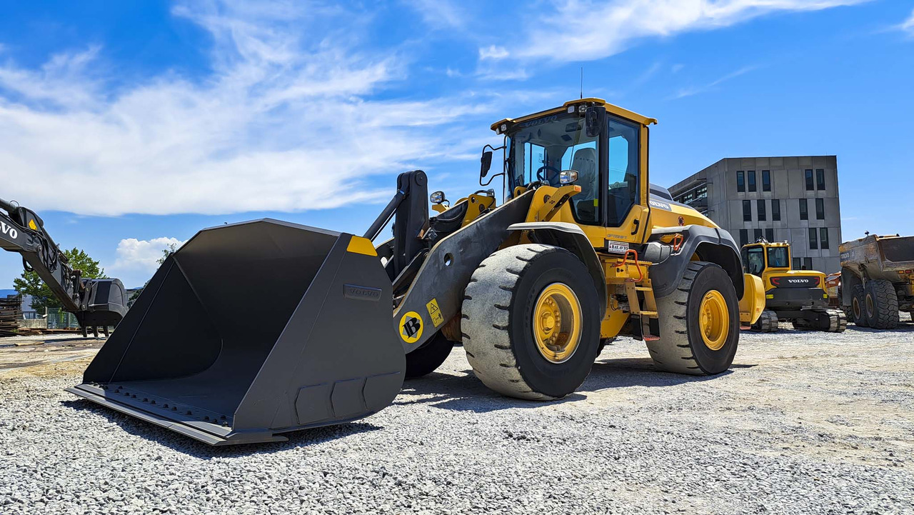 Wheel loader VOLVO L120H