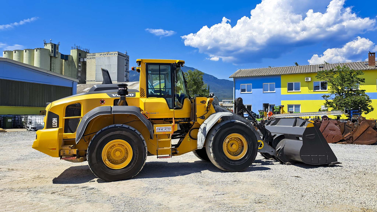 Wheel loader VOLVO L120H