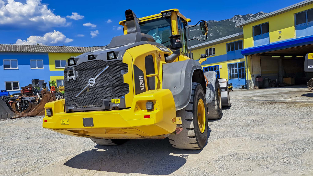 Wheel loader VOLVO L120H