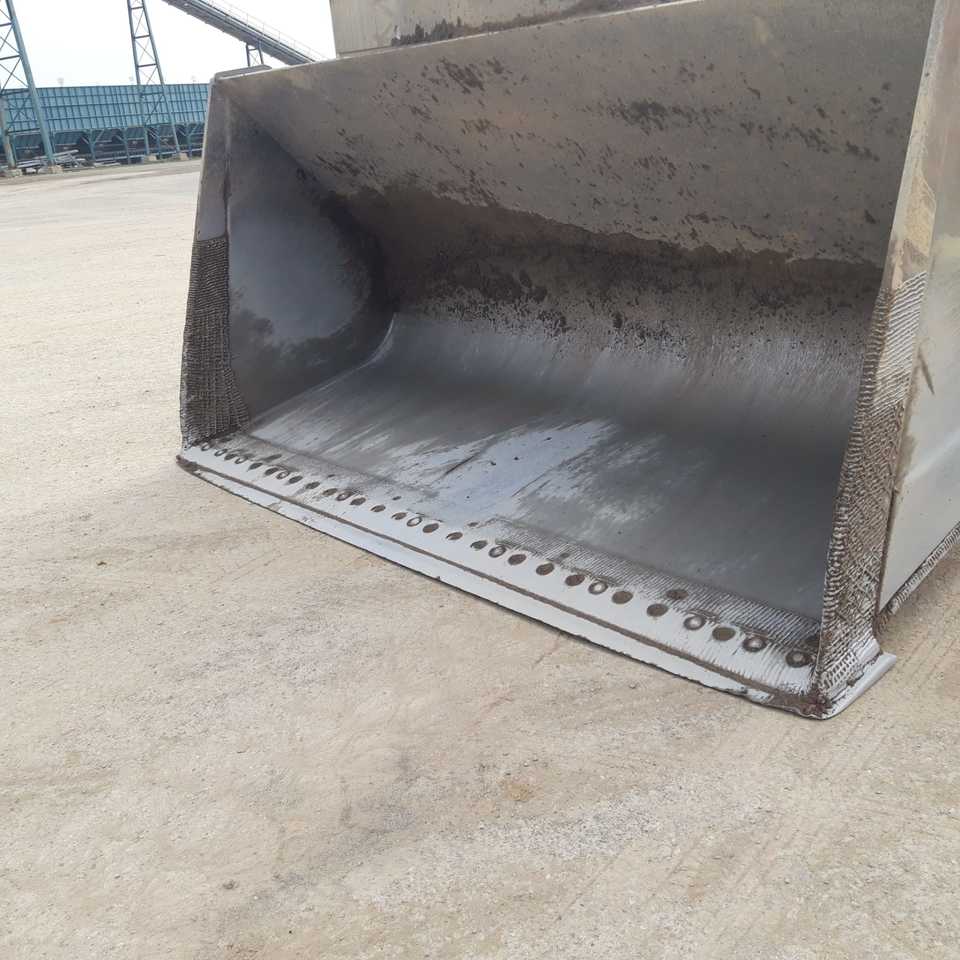 Wheel loader VOLVO L220G