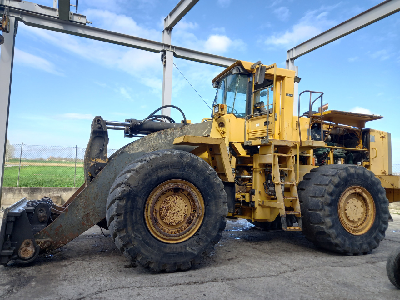 Wheel loader VOLVO L330C