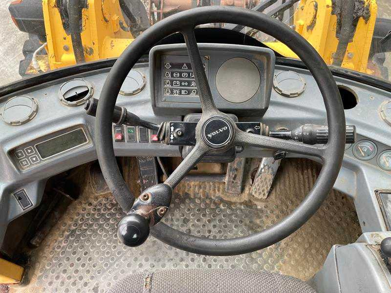 Wheel loader VOLVO - L70C - SHOVEL