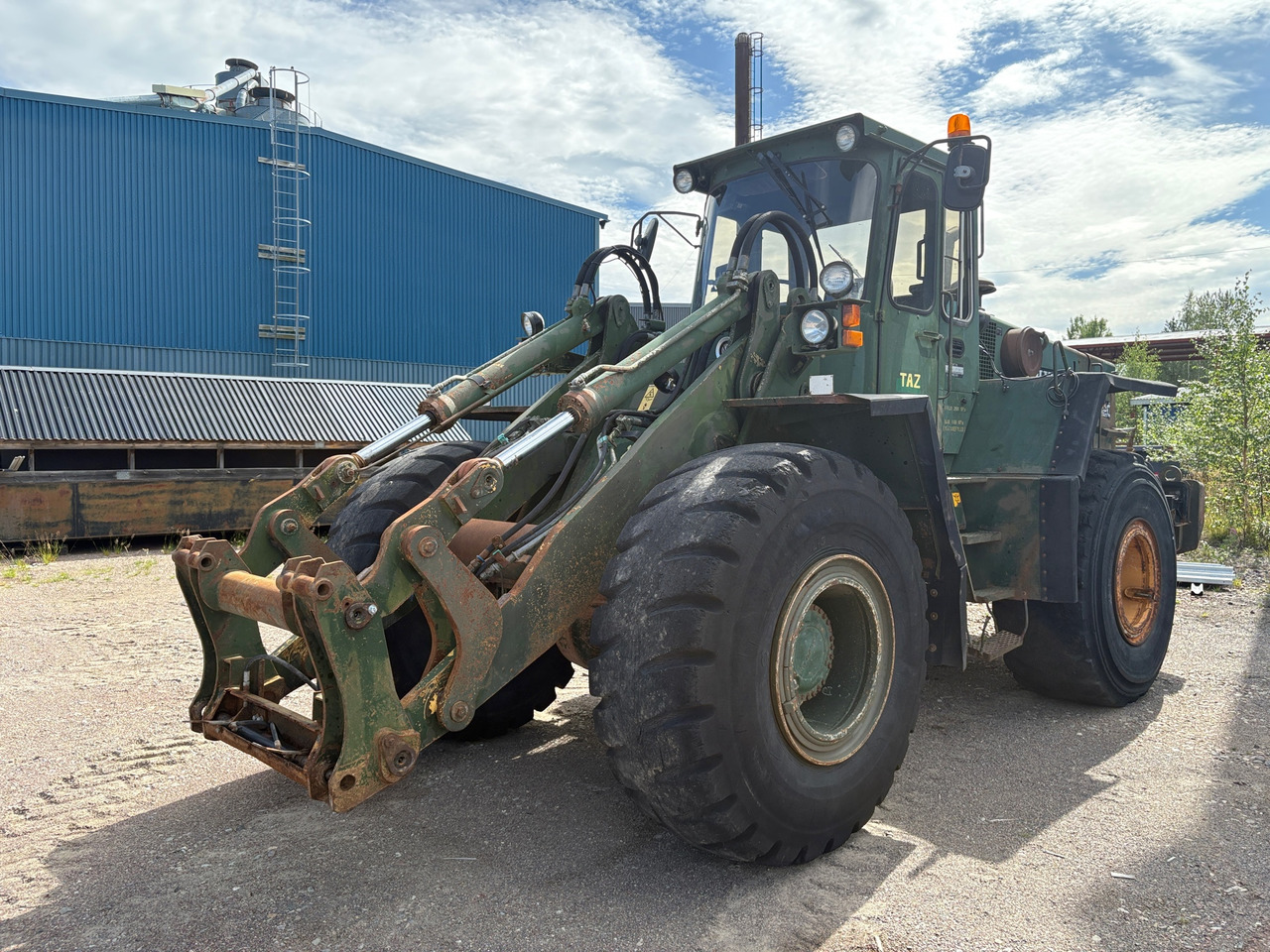 Wheel loader Volvo BM L120
