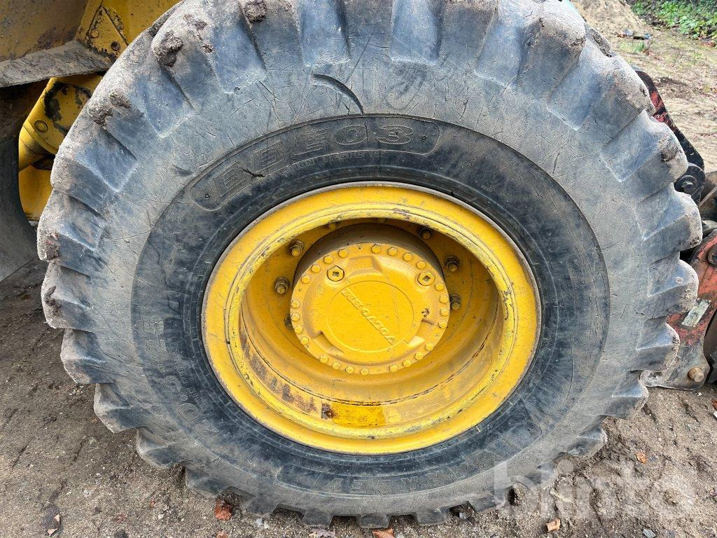 Wheel loader Volvo BM L90