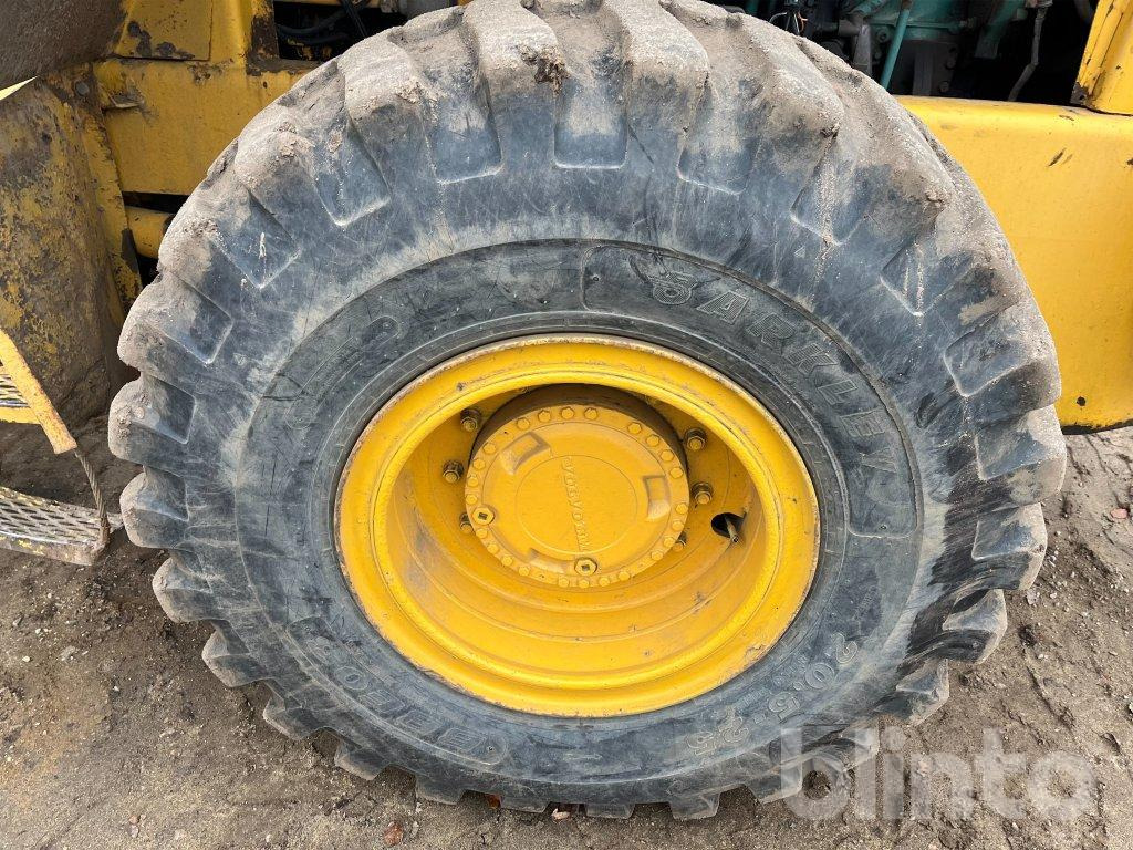 Wheel loader Volvo BM L90