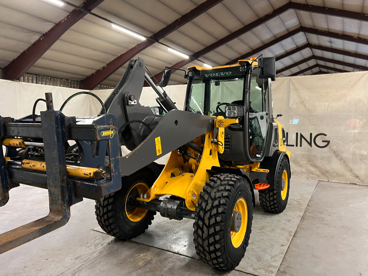 Wheel loader Volvo JL25H