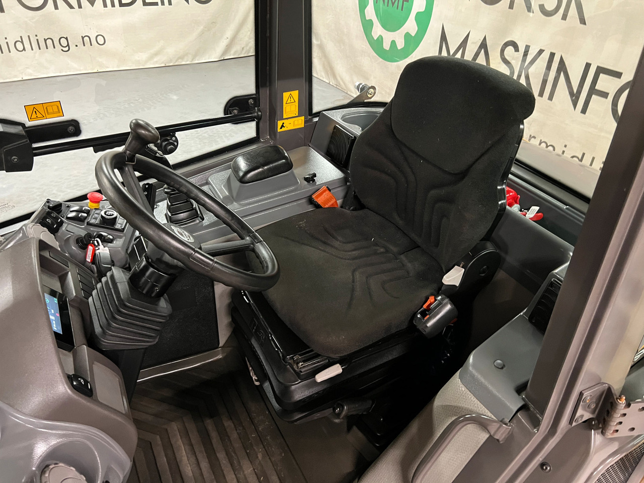 Wheel loader Volvo JL25H