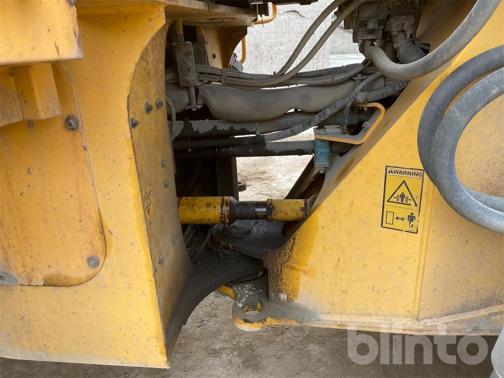 Wheel loader Volvo L120E