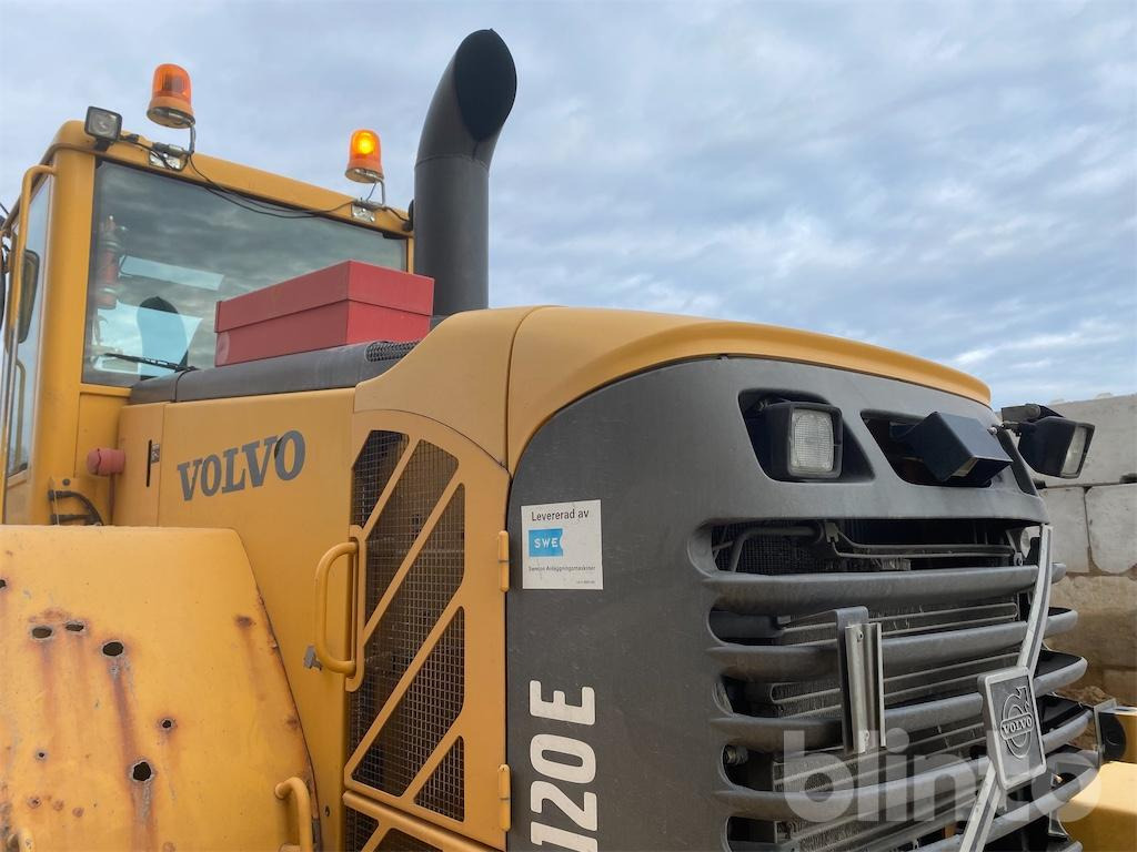 Wheel loader Volvo L120E