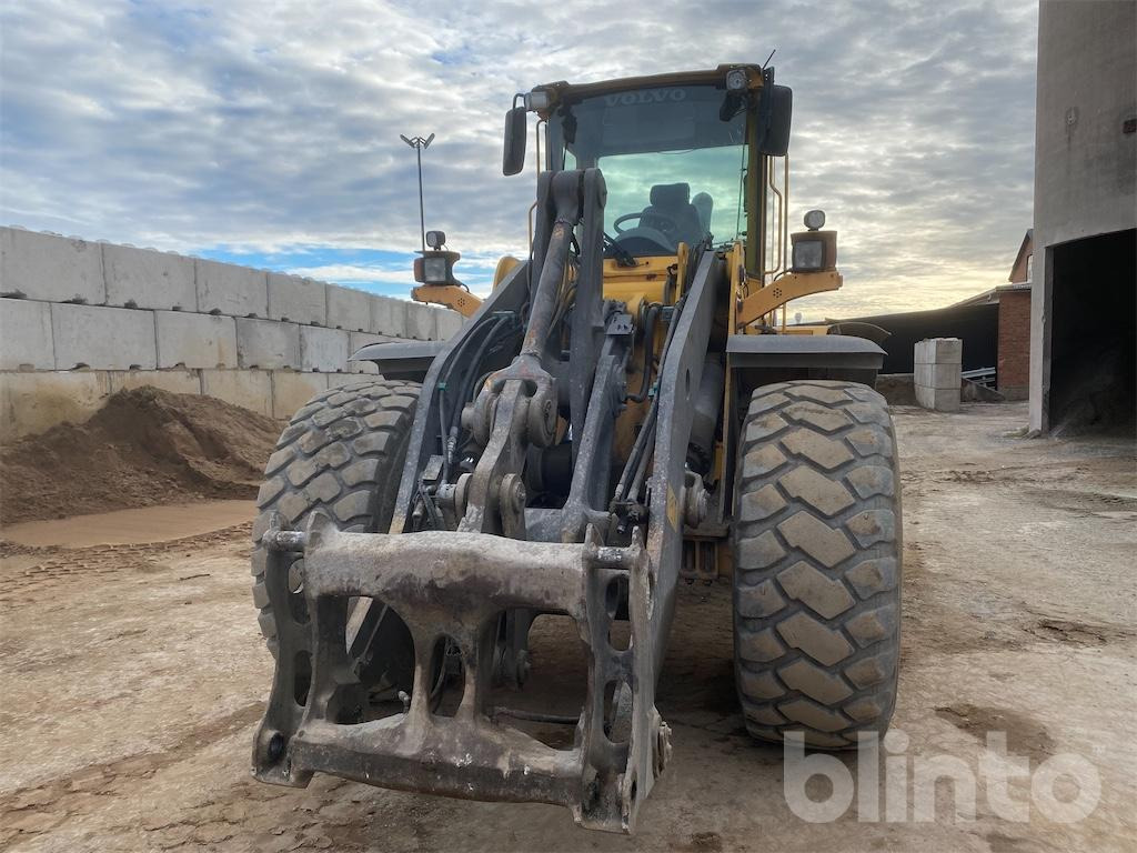 Wheel loader Volvo L120E