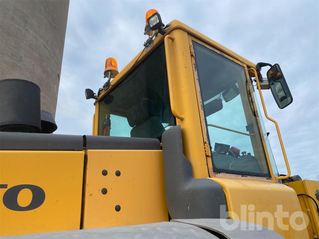 Wheel loader Volvo L120E