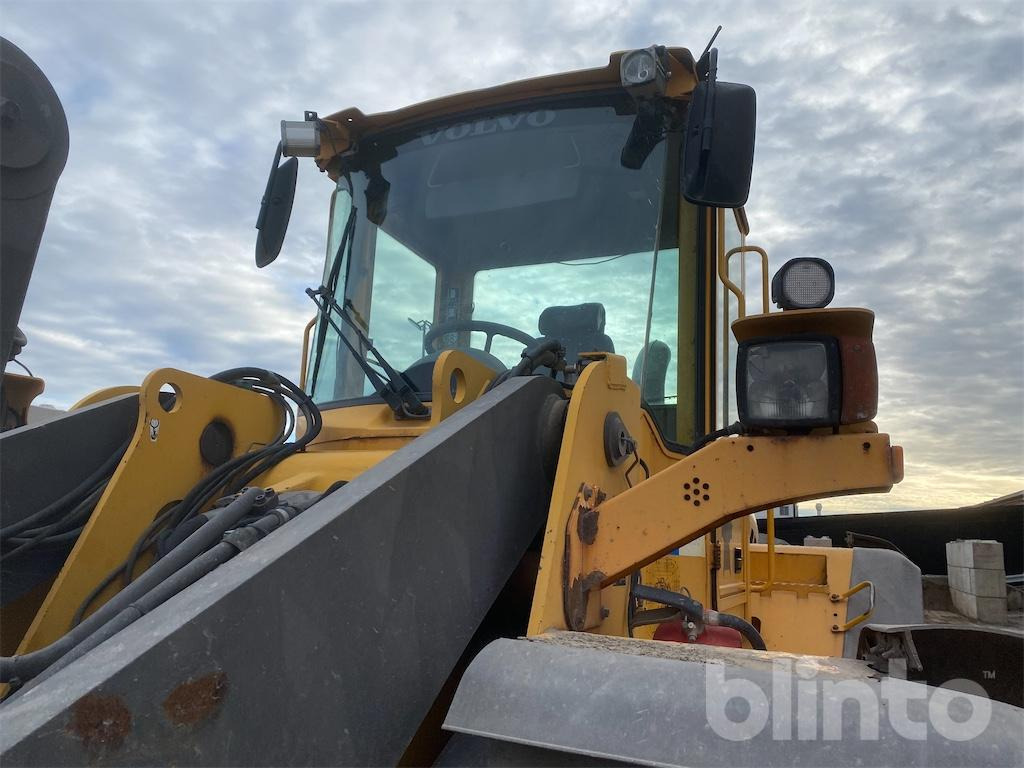 Wheel loader Volvo L120E