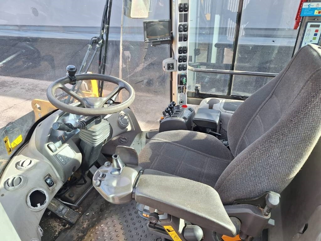 Wheel loader Volvo L120F VIPUOHJAUS