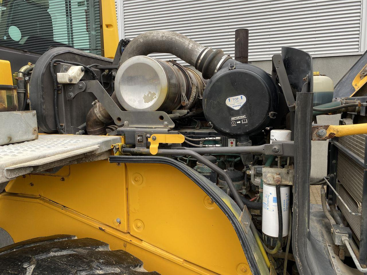 Wheel loader Volvo L120G