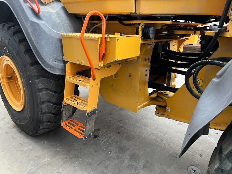 Wheel loader Volvo L120H