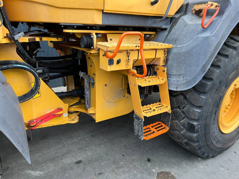 Wheel loader Volvo L120H