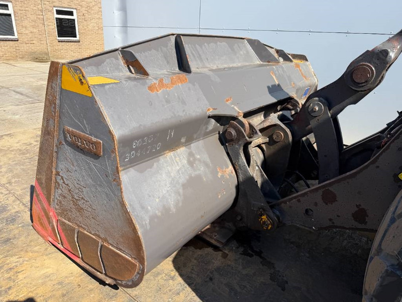 Wheel loader Volvo L120H - 3rd Function / Weight System