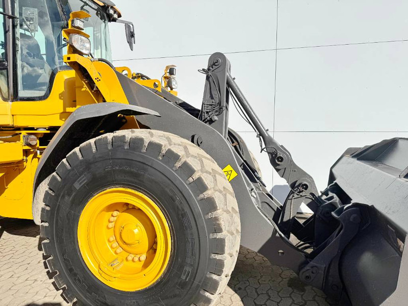 Wheel loader Volvo L120H - 3rd Function / Weight System