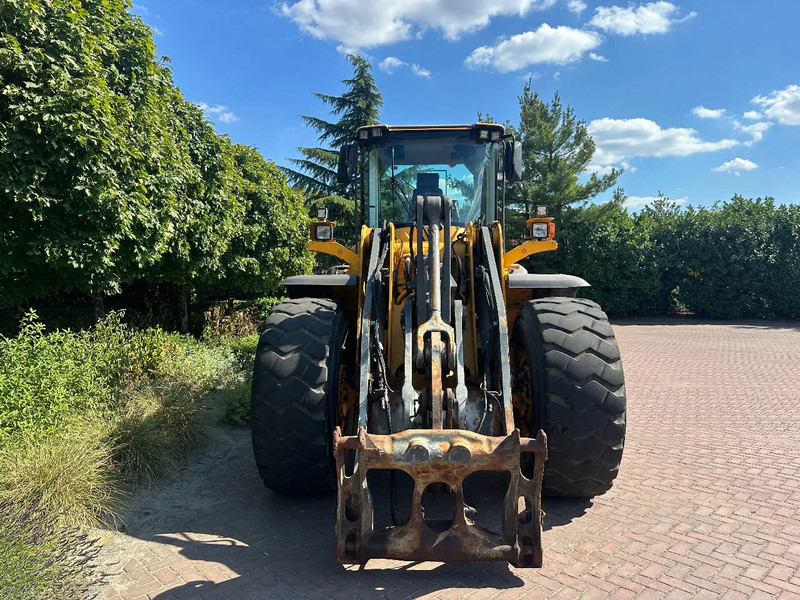 Wheel loader Volvo L120 F