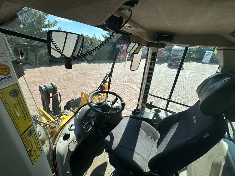 Wheel loader Volvo L120 F