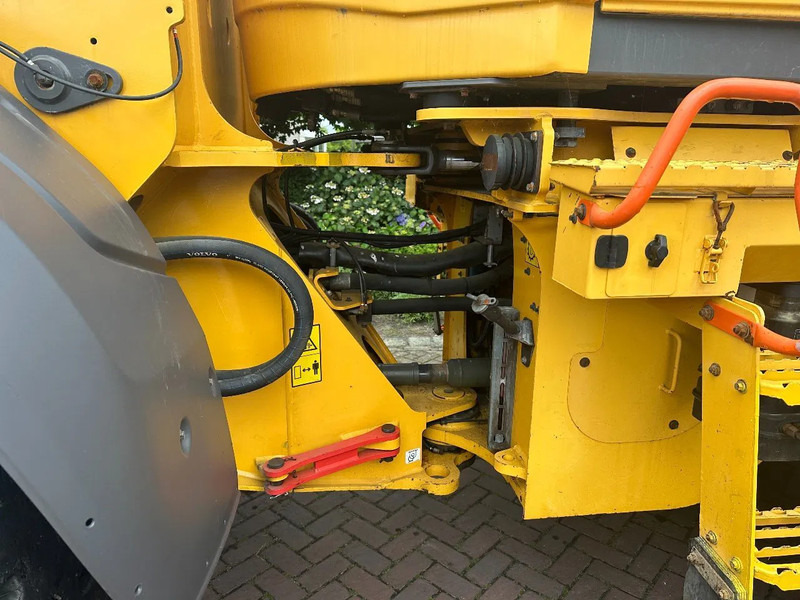 Wheel loader Volvo L120 H