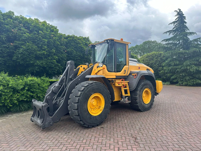 Wheel loader Volvo L120 H