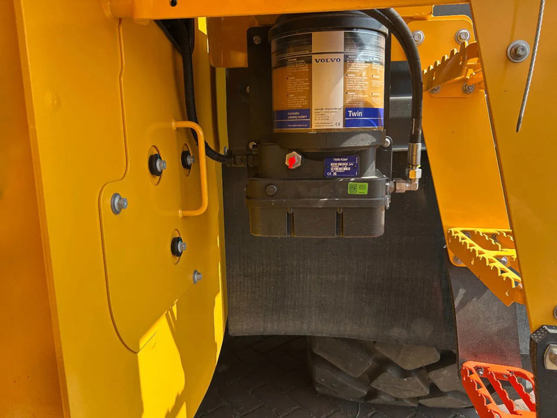 Wheel loader Volvo L120 H2 UNUSED Michelin 750/65