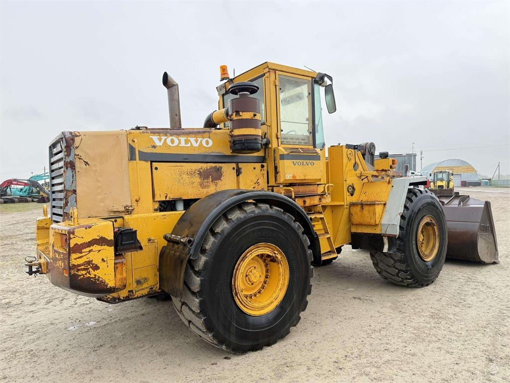 Wheel loader Volvo L180C quick coupler