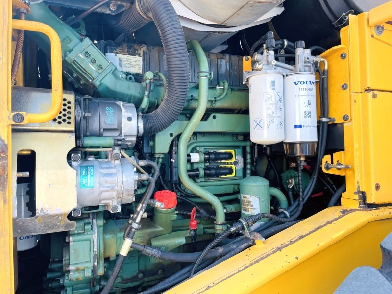 Wheel loader Volvo L180F HL (3646)