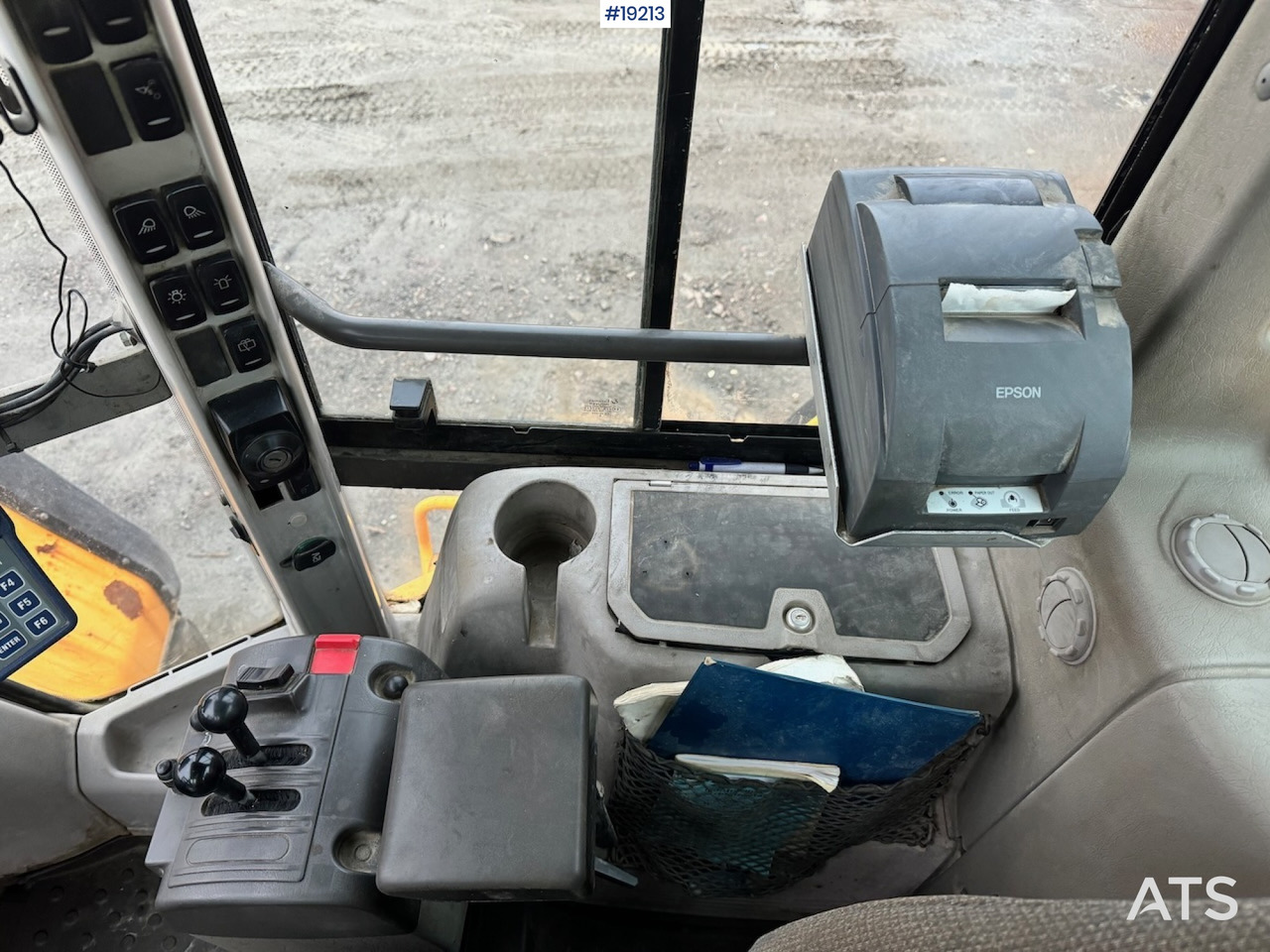 Wheel loader Volvo L220F