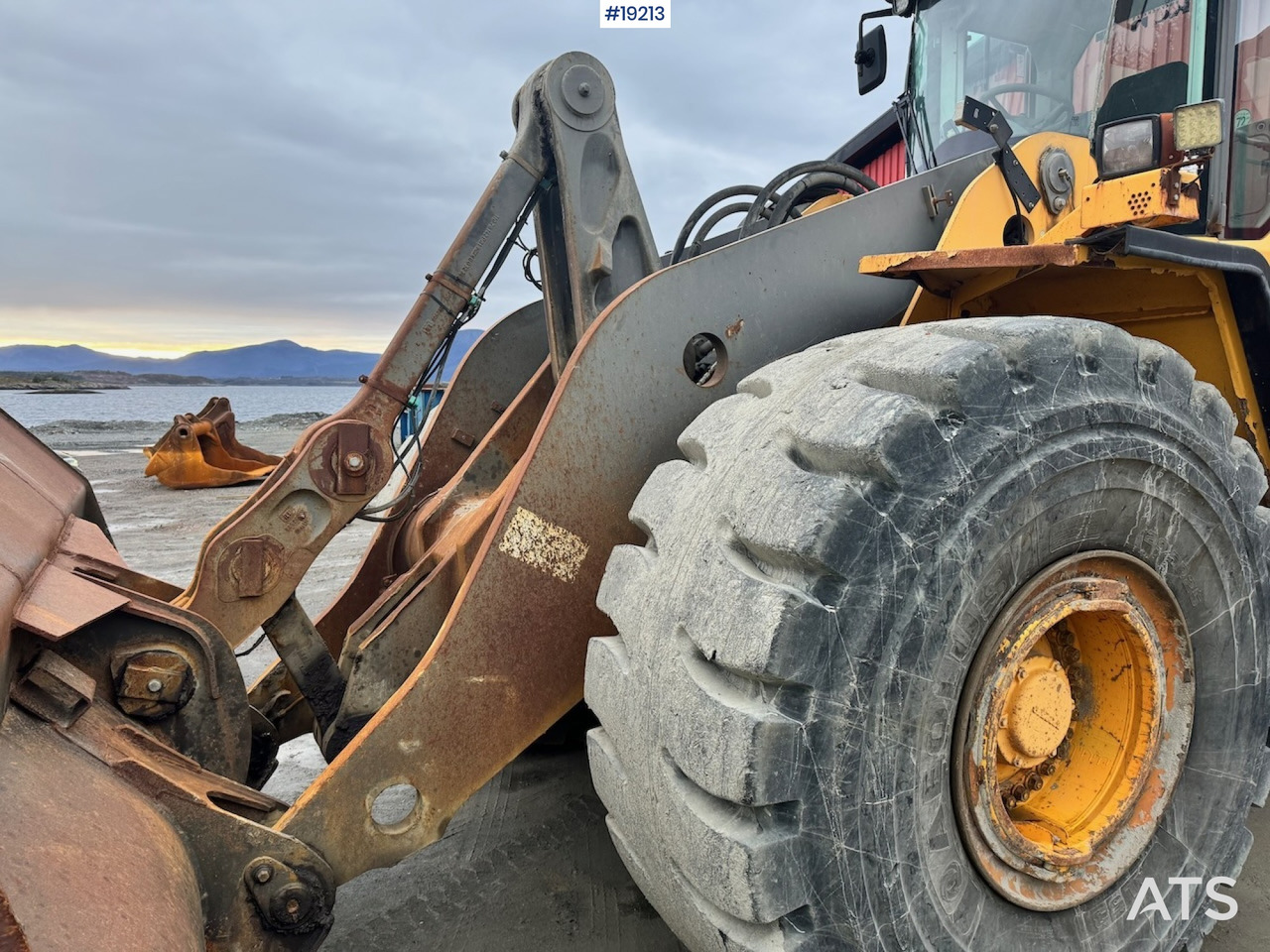 Wheel loader Volvo L220F