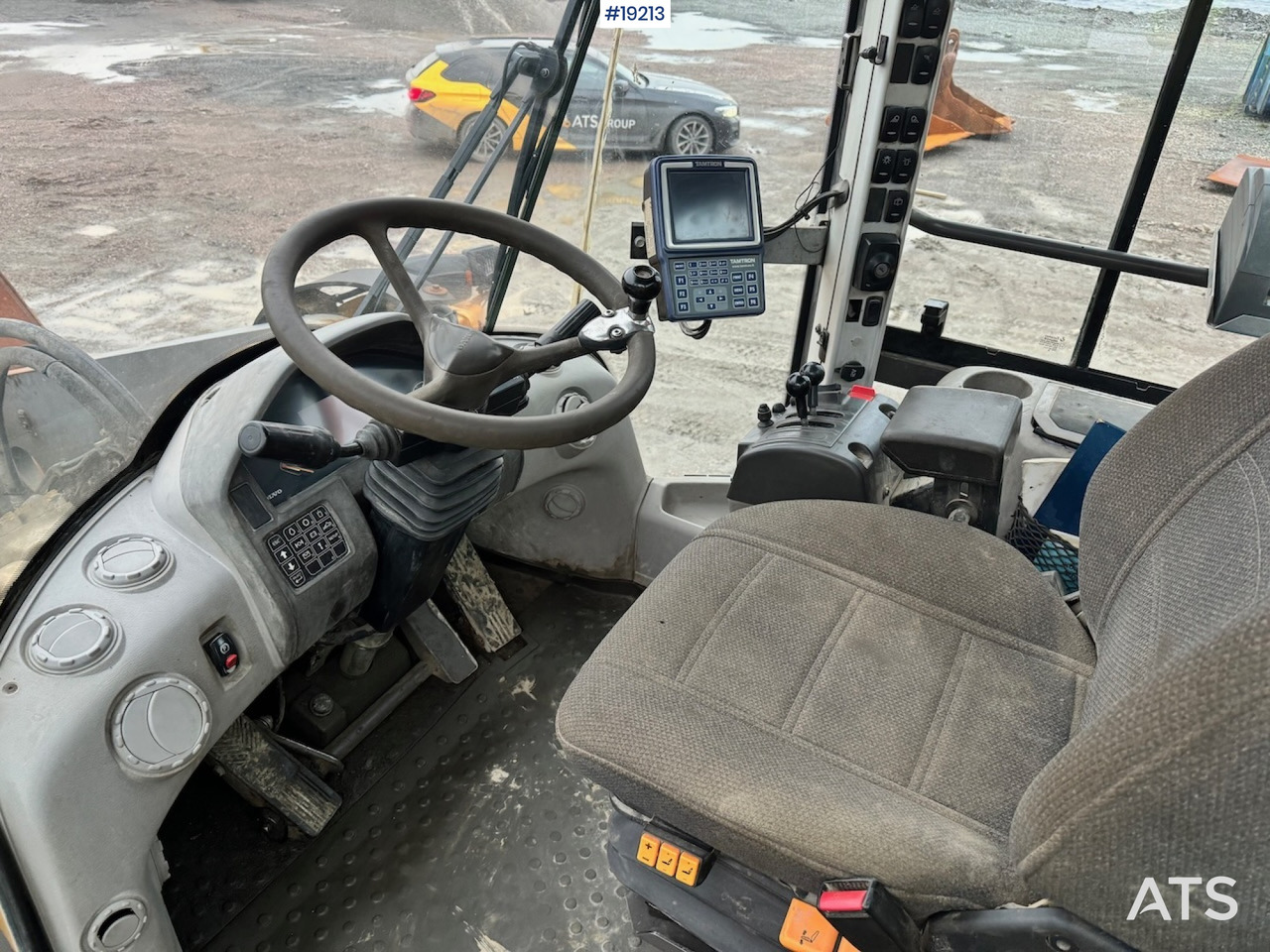 Wheel loader Volvo L220F