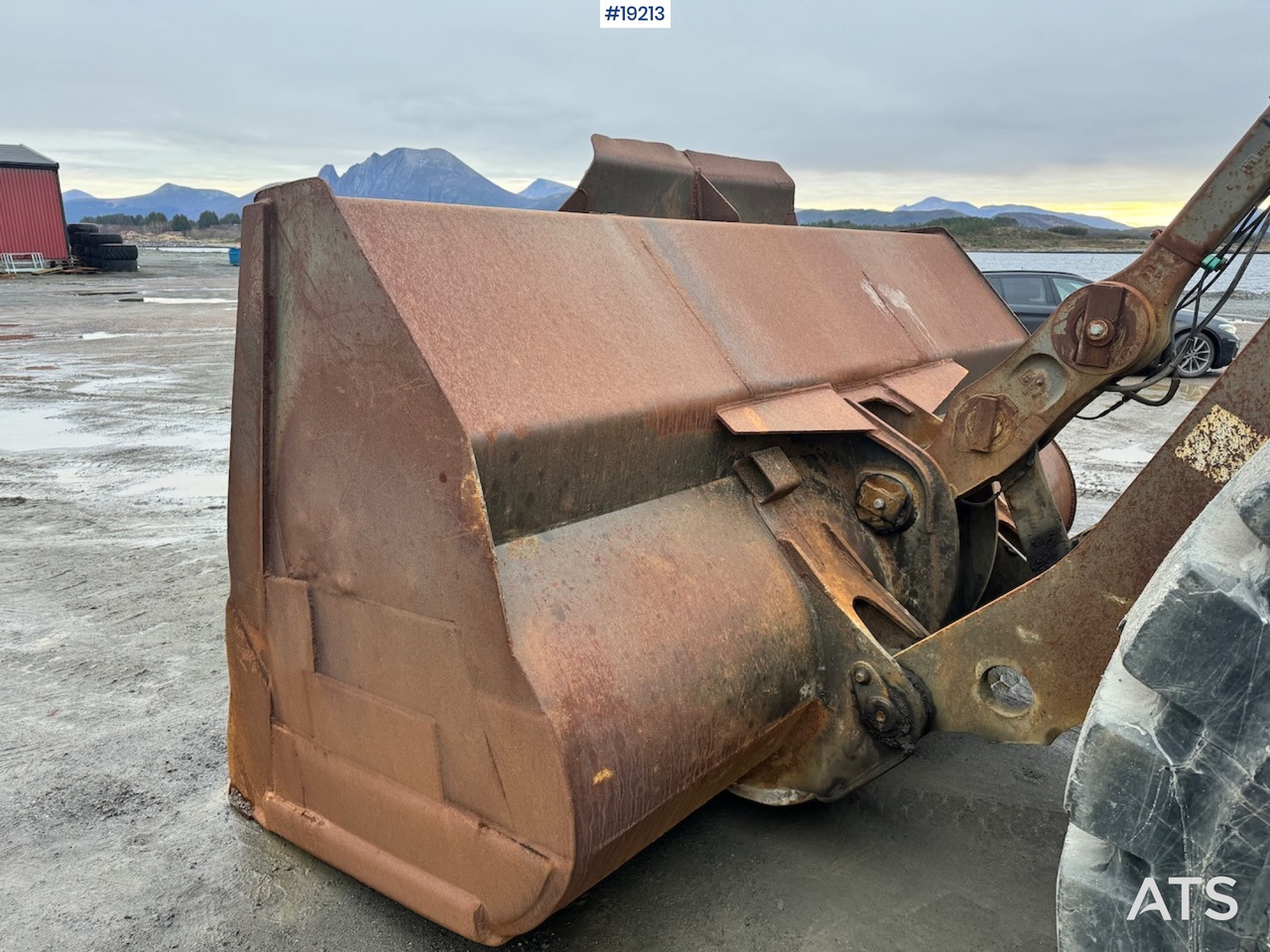 Wheel loader Volvo L220F