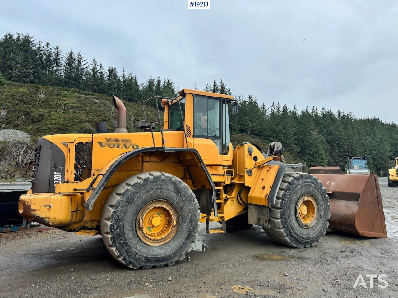 Wheel loader Volvo L220F