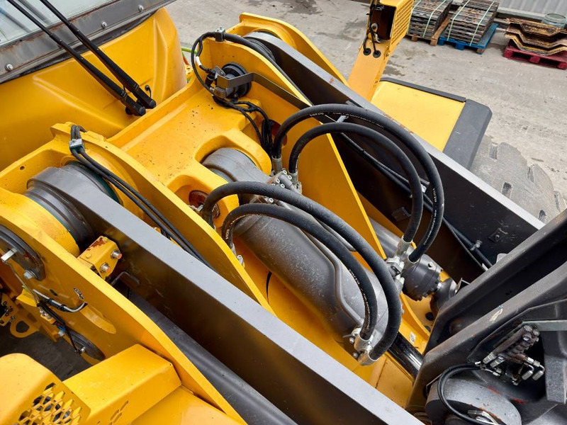 Wheel loader Volvo L220H