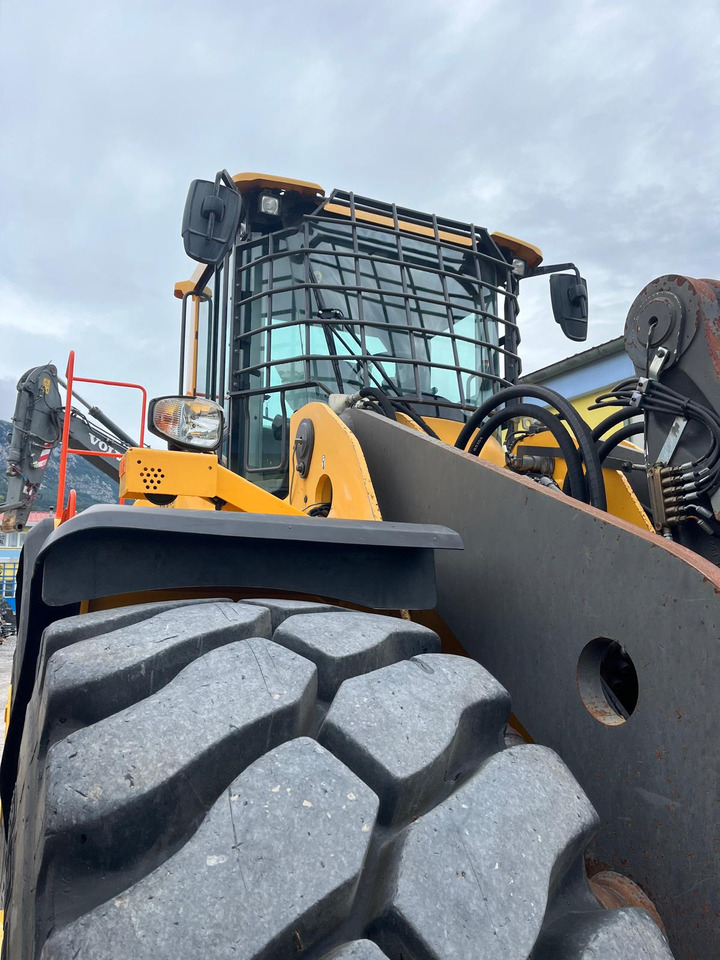 Wheel loader Volvo L220H
