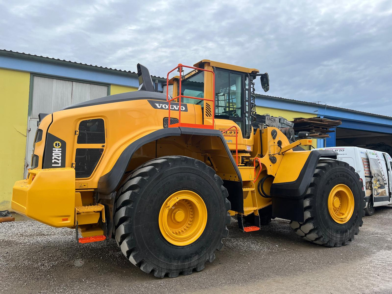Wheel loader Volvo L220H