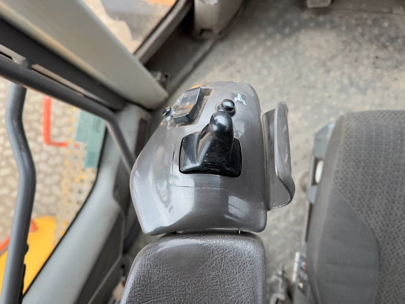 Wheel loader Volvo L220H - CDC Steering / Dutch Machine