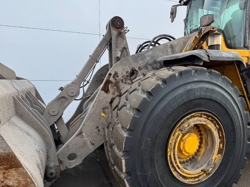 Wheel loader Volvo L220H - Dutch Machine / CDC Steering