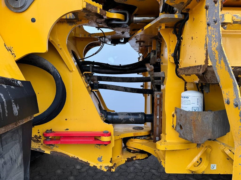 Wheel loader Volvo L220H - Dutch Machine / CDC Steering