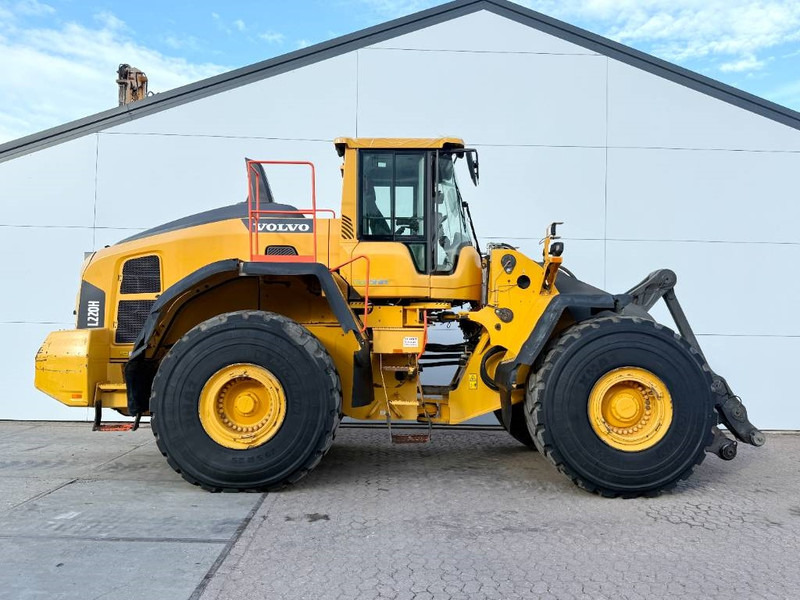 Wheel loader Volvo L220H - German Machine / 3rd Function