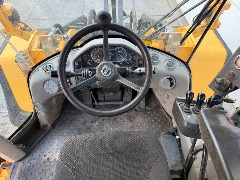 Wheel loader Volvo L220H - German Machine / 3rd Function